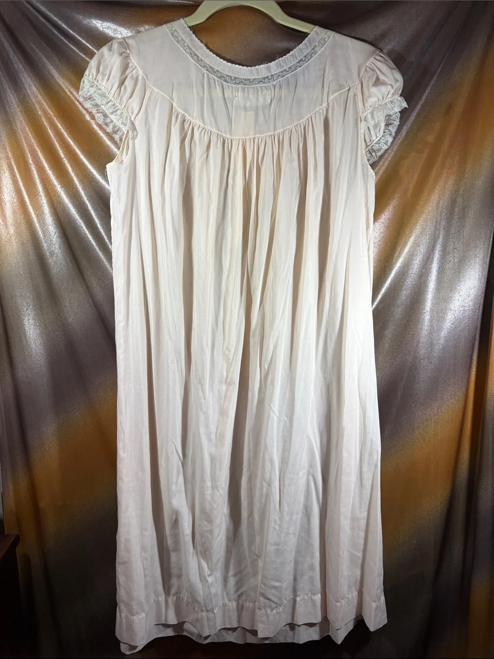 Vintage‎ Barbizon Women's Cream Short-Sleeve Nightgown with Lace Yoke 411
